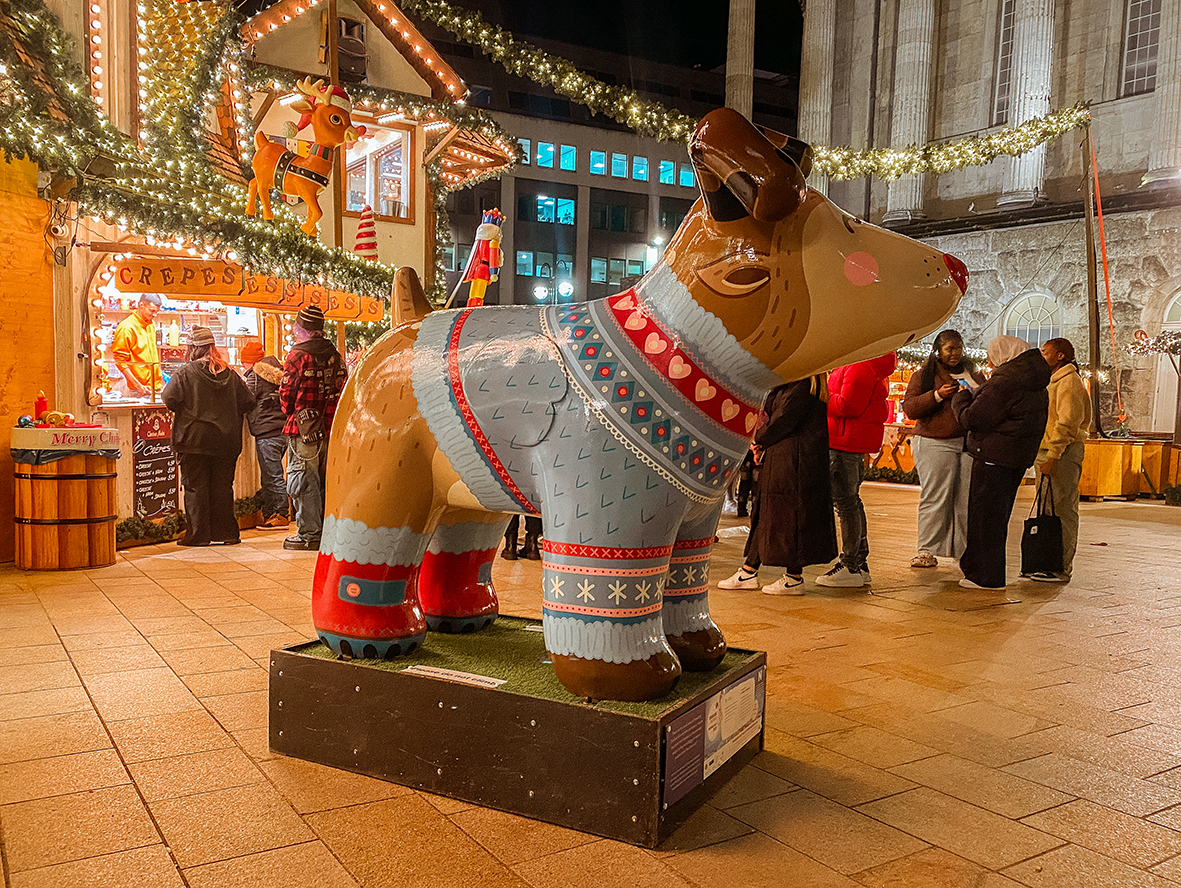Download the Snowdogs Discover Birmingham trail map for a magical Christmas!