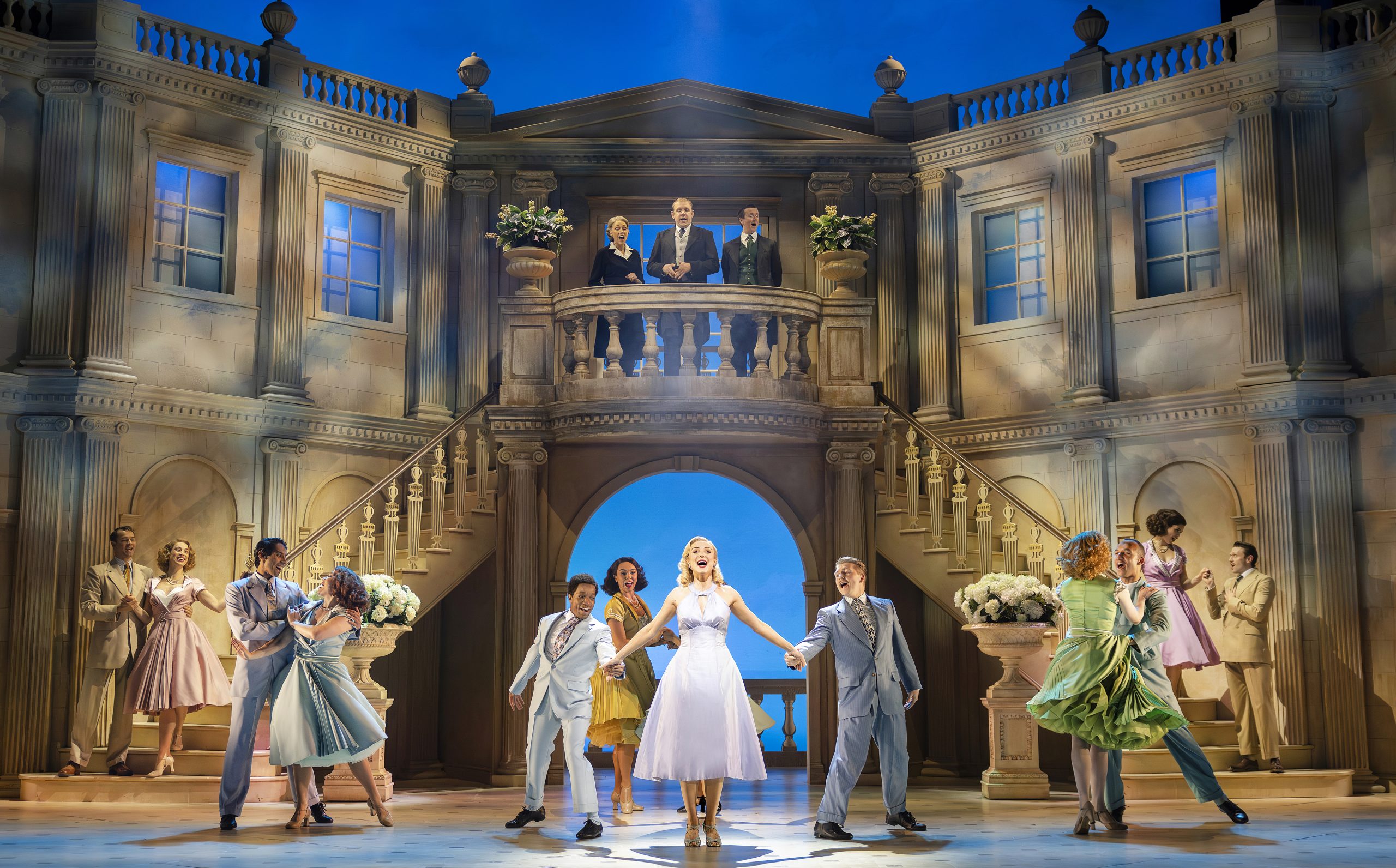 Helen George and Freddie Fox in ‘joyful’ show White Lotus fans will love